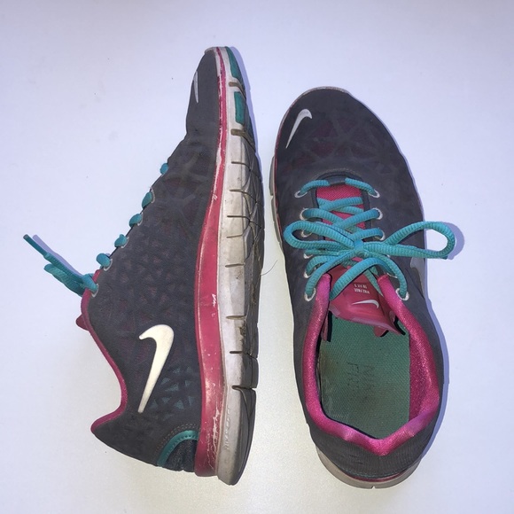 NIKE FREE TR FIT 3 (women’s 9) - Picture 4 of 5